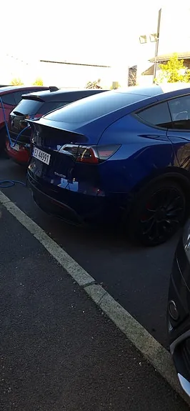 Tesla Model Y 2024 photo 3