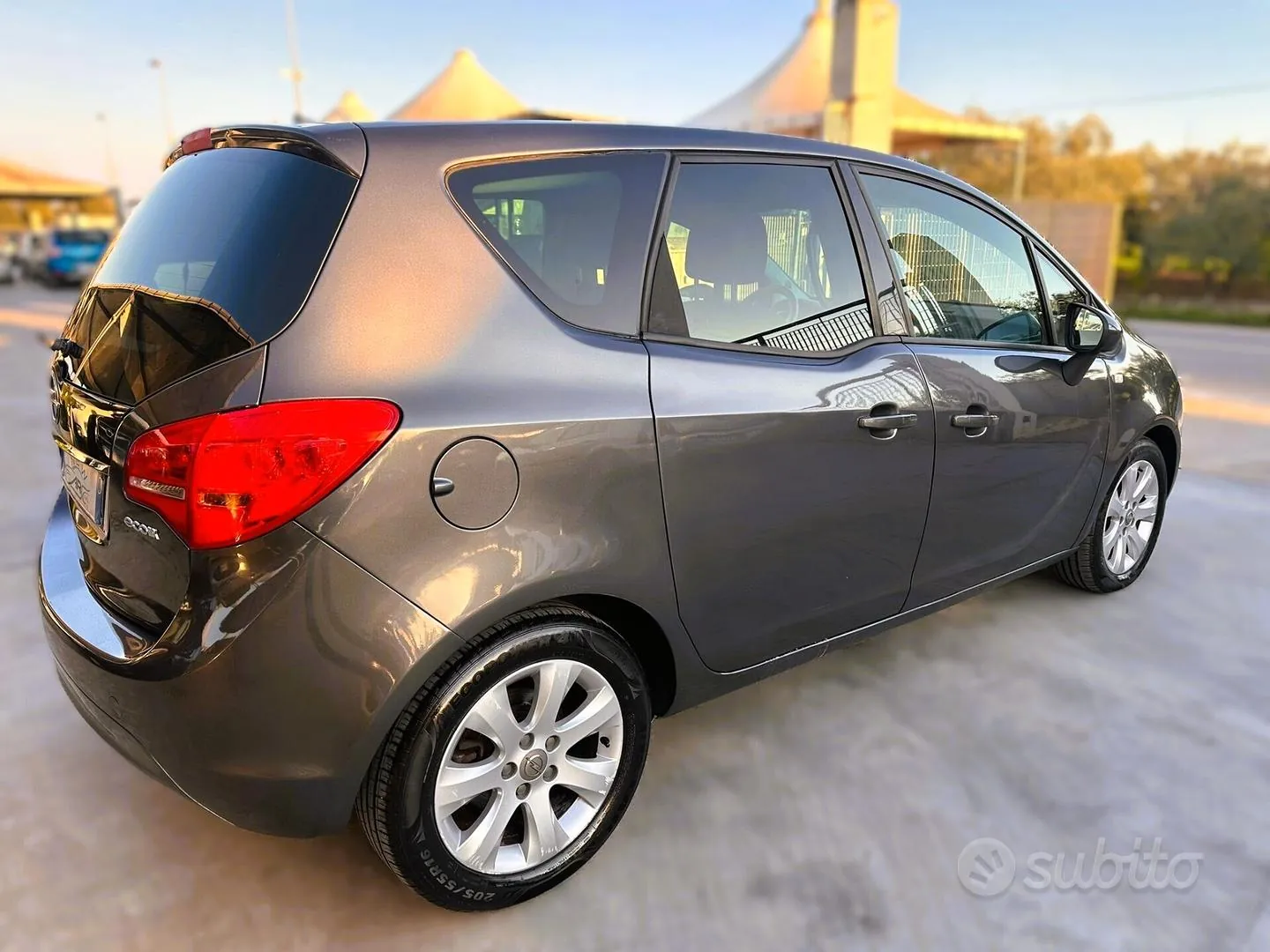 Opel Meriva 2012 photo 2