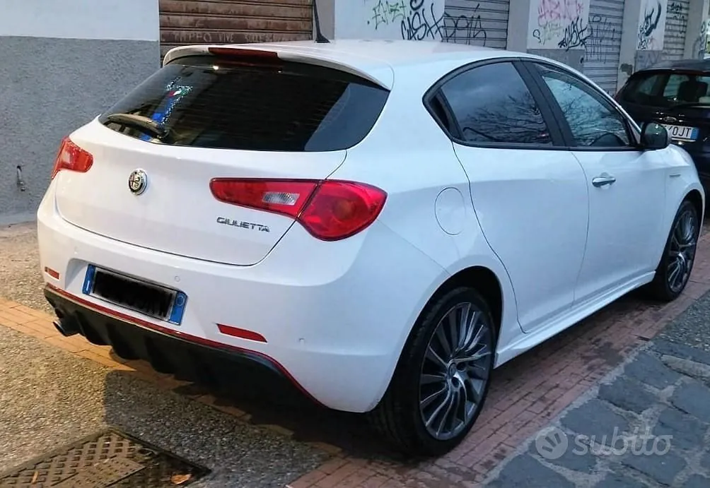 Alfa Romeo Giulietta 2016 photo 3