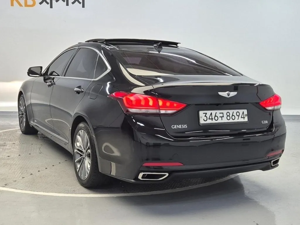 Hyundai Genesis 2016 photo 2