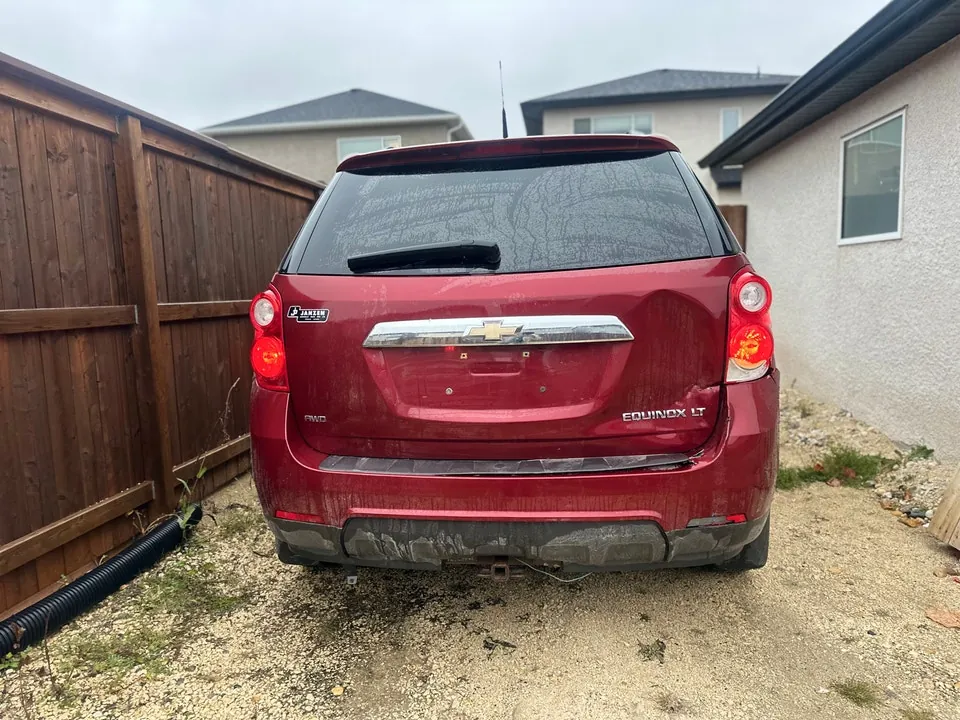 Chevrolet Equinox 2010 photo 2