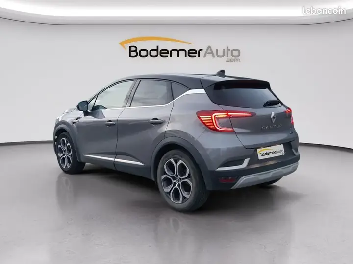 Renault Captur 2024 photo 3