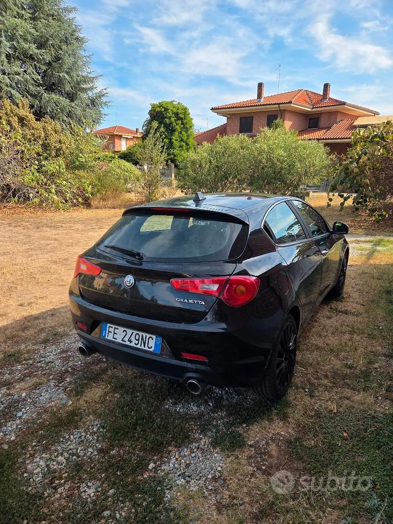Alfa Romeo Giulietta 2016 photo 2