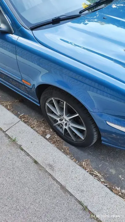 Jaguar X-Type 2001 photo 2