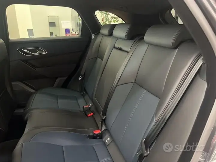 Land Rover Range Rover Velar 2024 photo 5