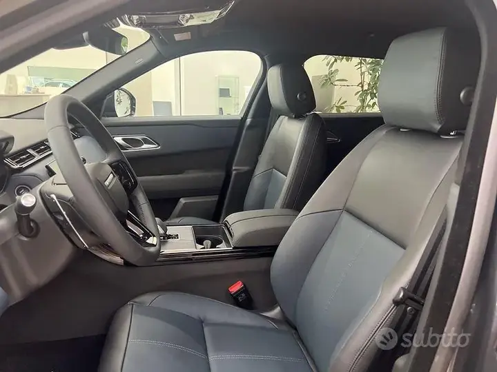 Land Rover Range Rover Velar 2024 photo 3