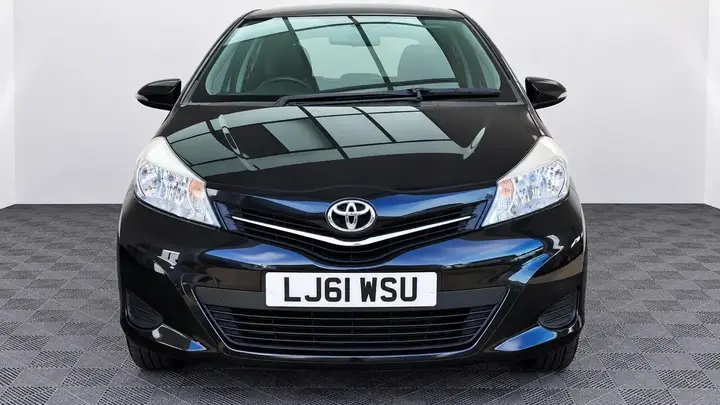 Toyota Yaris 2012 photo 3