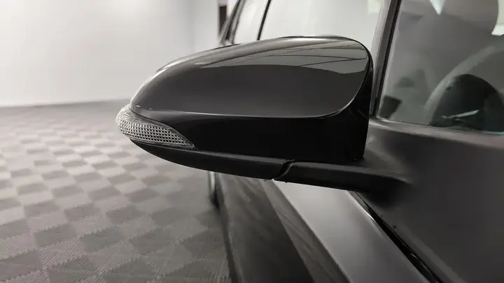 Toyota Yaris 2012 photo 4