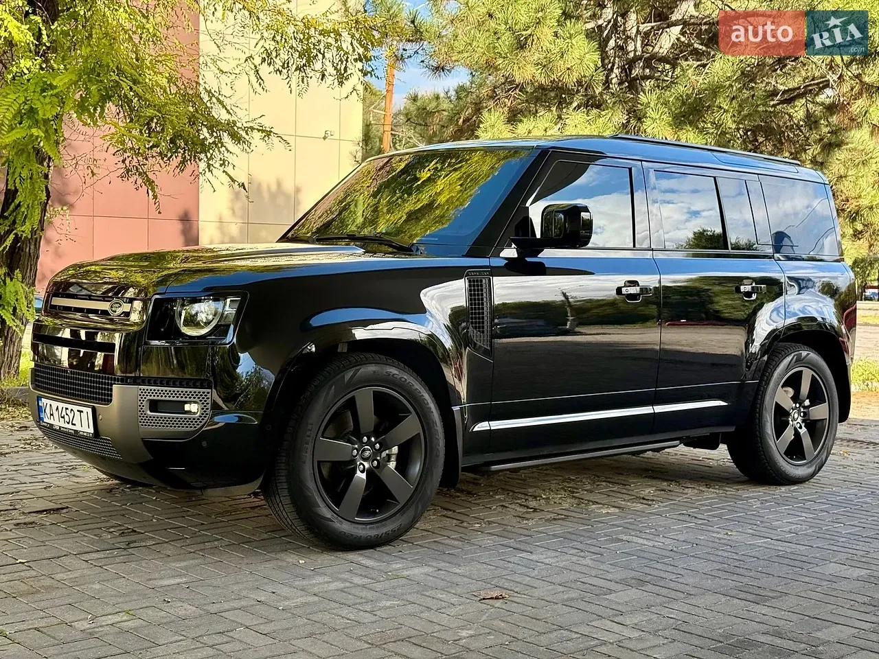 Land Rover Defender 2024 photo 3