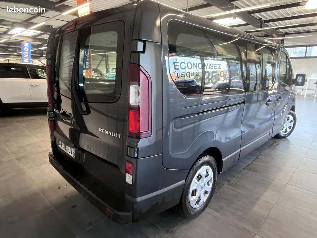 Renault Trafic 2023 photo 5