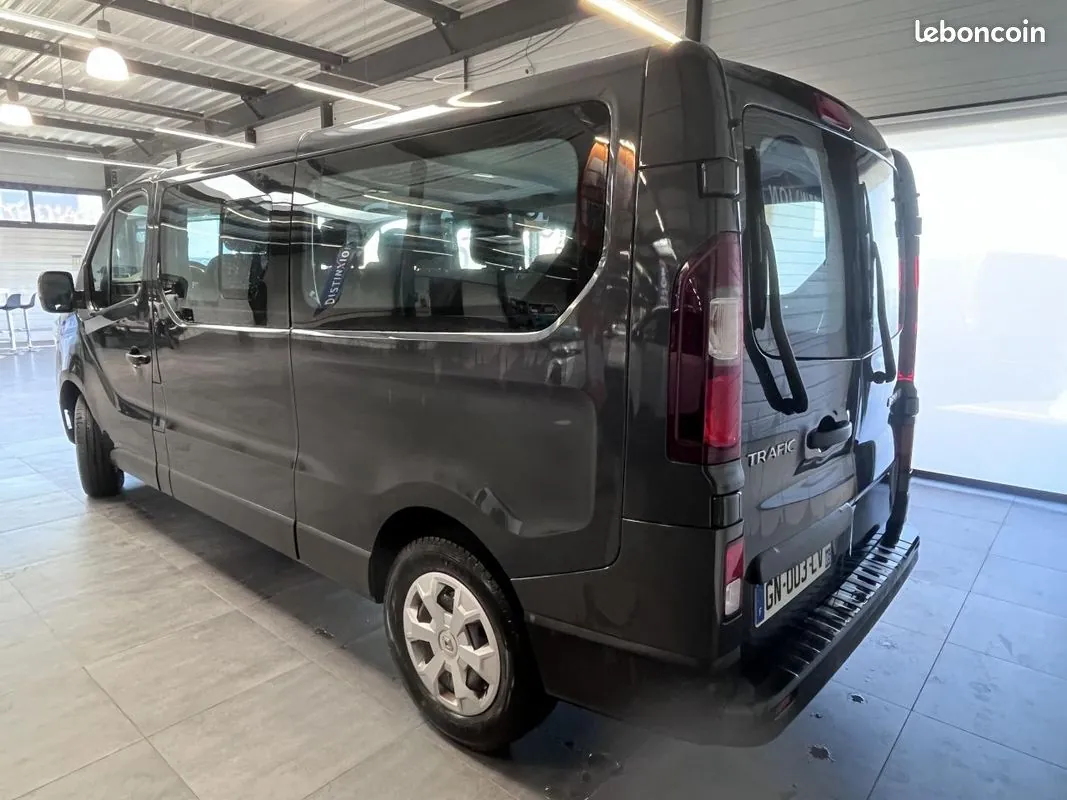 Renault Trafic 2023 photo 4