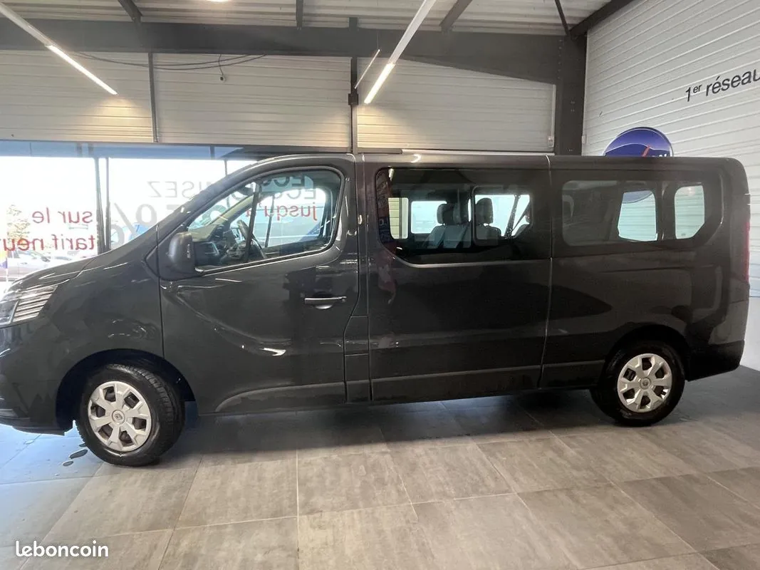 Renault Trafic 2023 photo 2