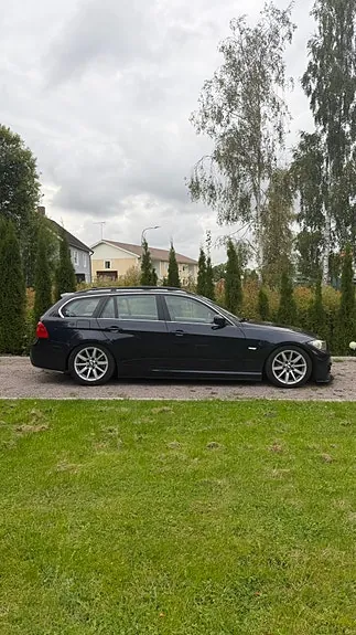 BMW 325D 2009 photo 2