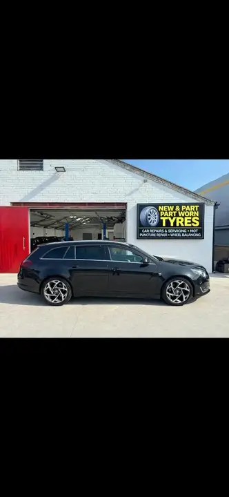 Vauxhall Insignia 2016 photo 2