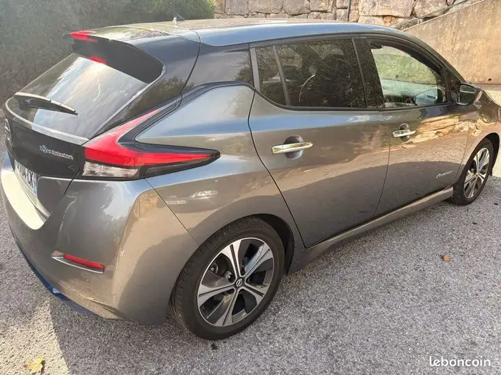 Nissan Leaf 2018 photo 2