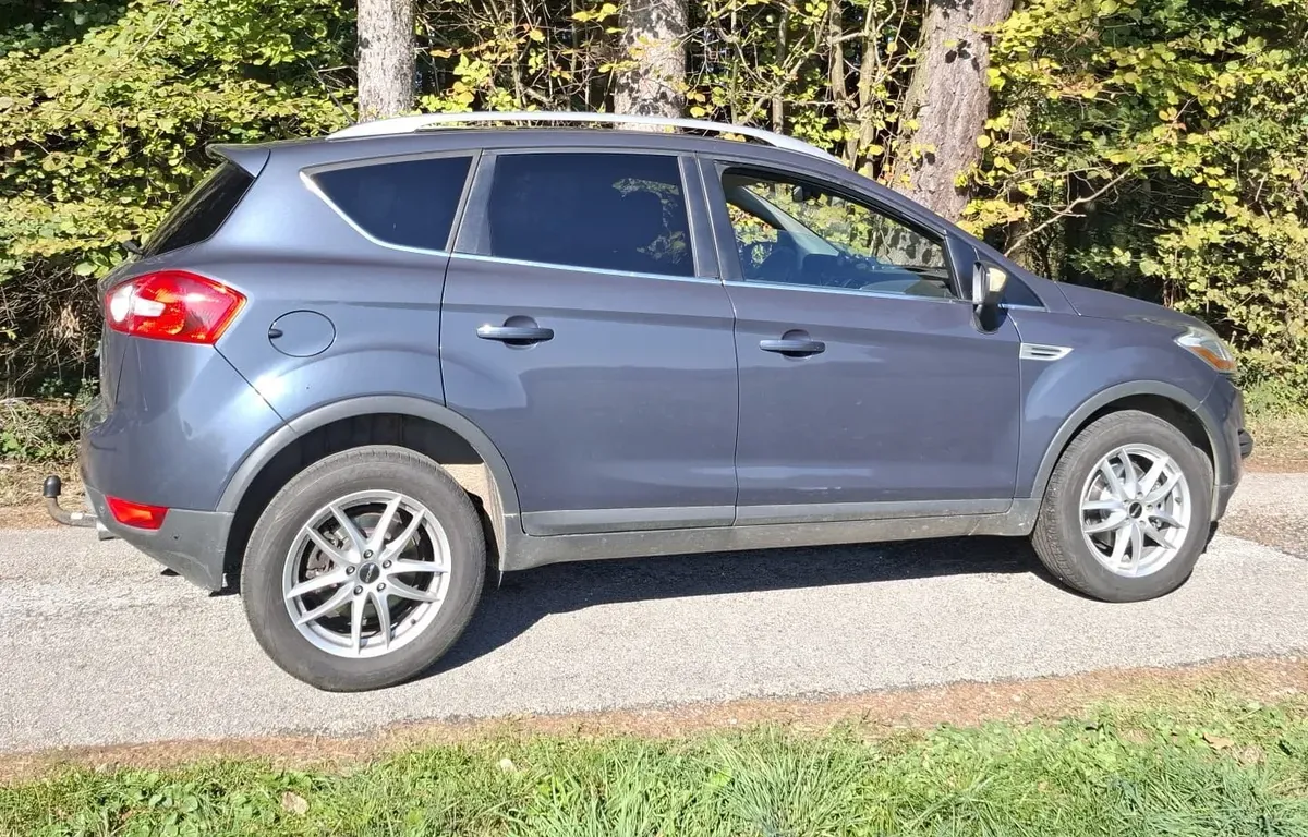 Ford Kuga 2012 photo 2
