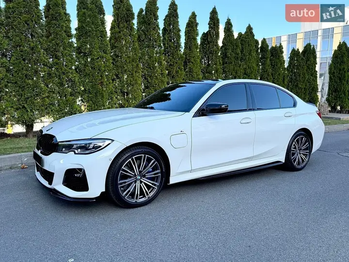 BMW 3 Series 2021 photo 4
