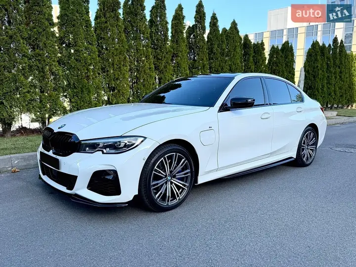 BMW 3 Series 2021 photo 3