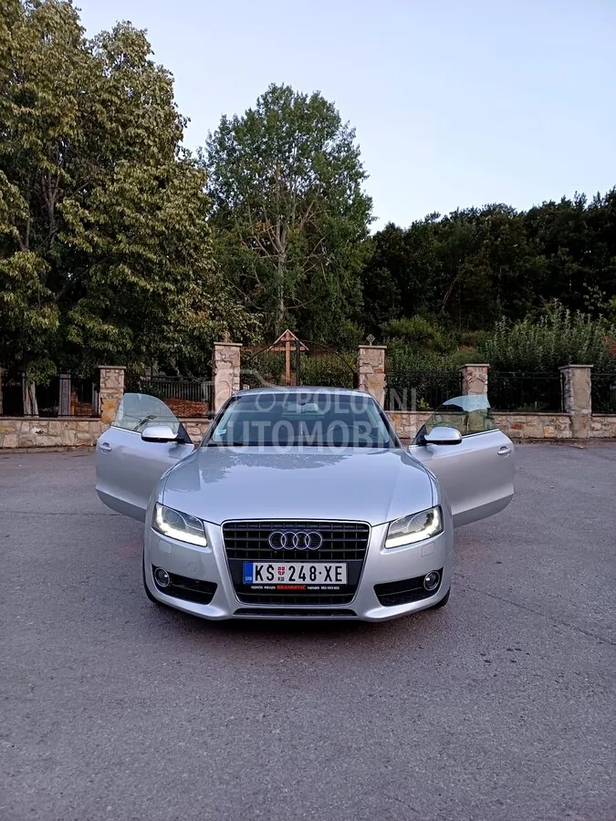 Audi A5 2009 photo 2