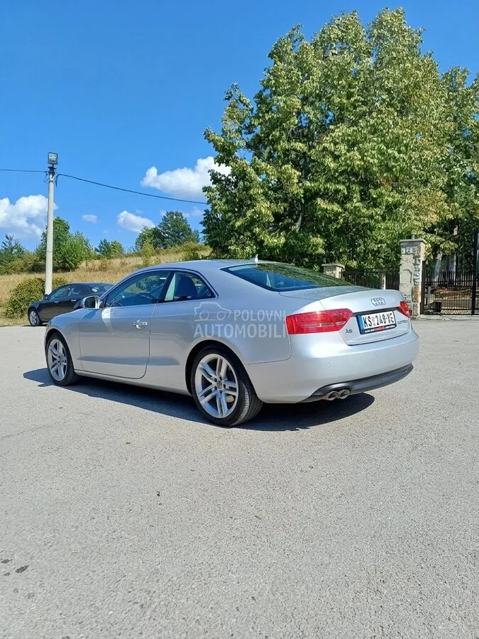 Audi A5 2009 photo 5