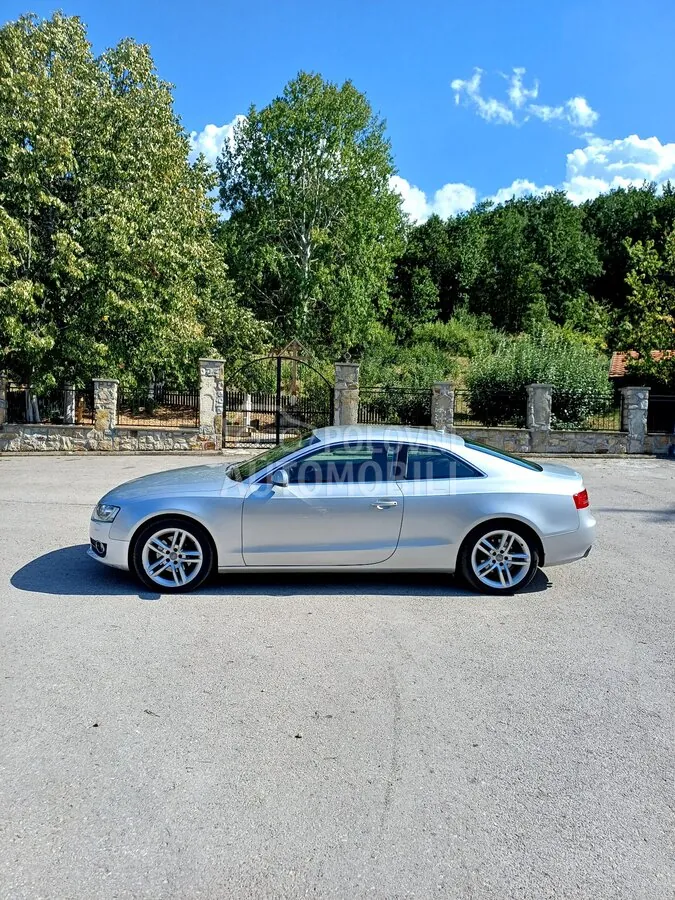Audi A5 2009 photo 4