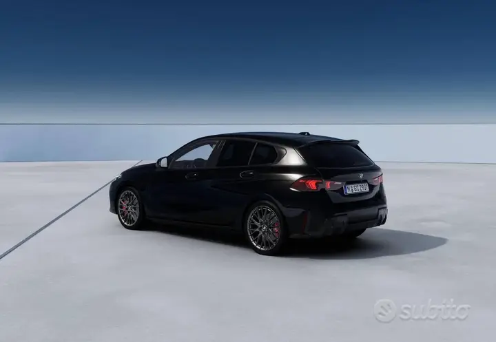 BMW 1 Series photo 2