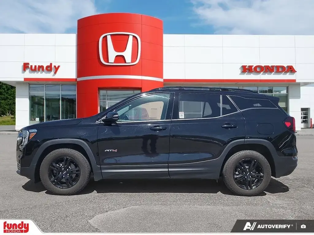 GMC Terrain 2023 photo 2