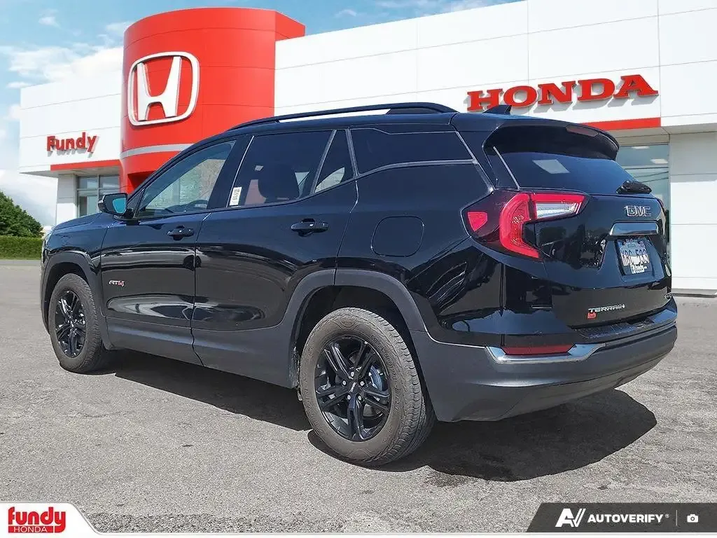 GMC Terrain 2023 photo 3