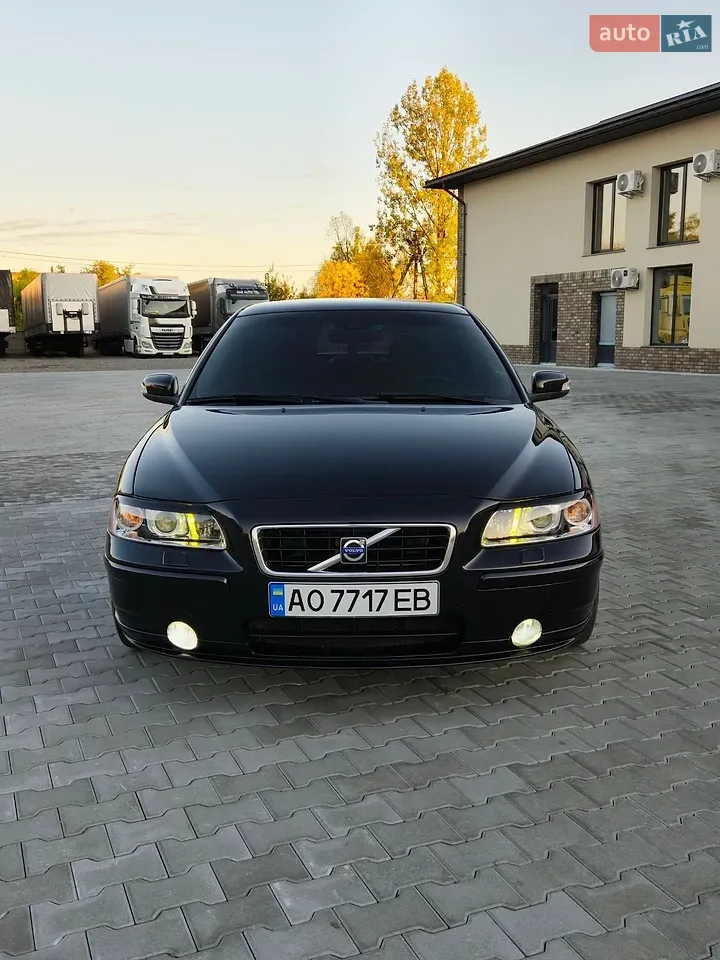 Volvo S60 2008 photo 2
