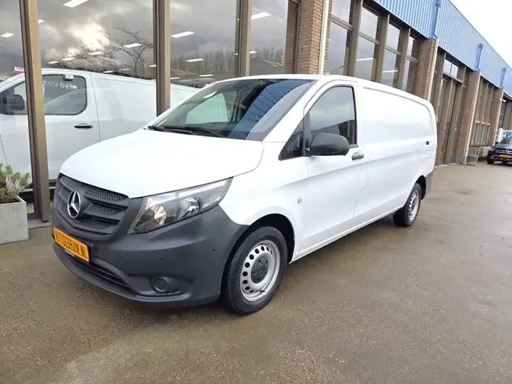 Mercedes-Benz Vito 2024 photo 3