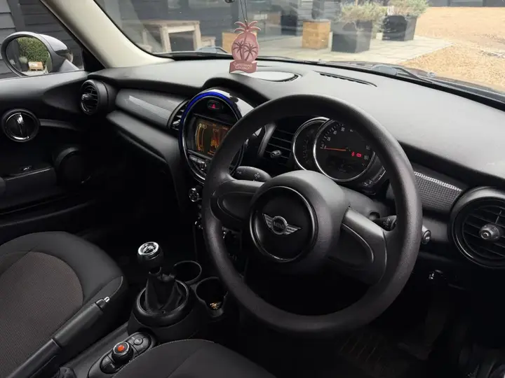 Mini Cooper 2017 photo 2