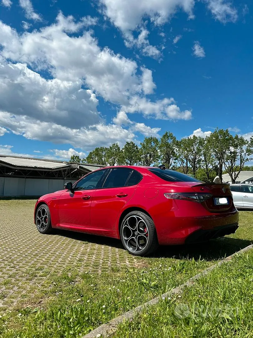 Alfa Romeo Giulia 2024 photo 2