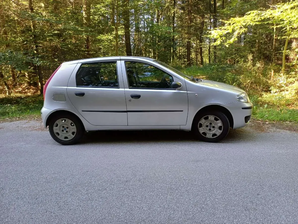 Fiat Punto 2006 photo 2