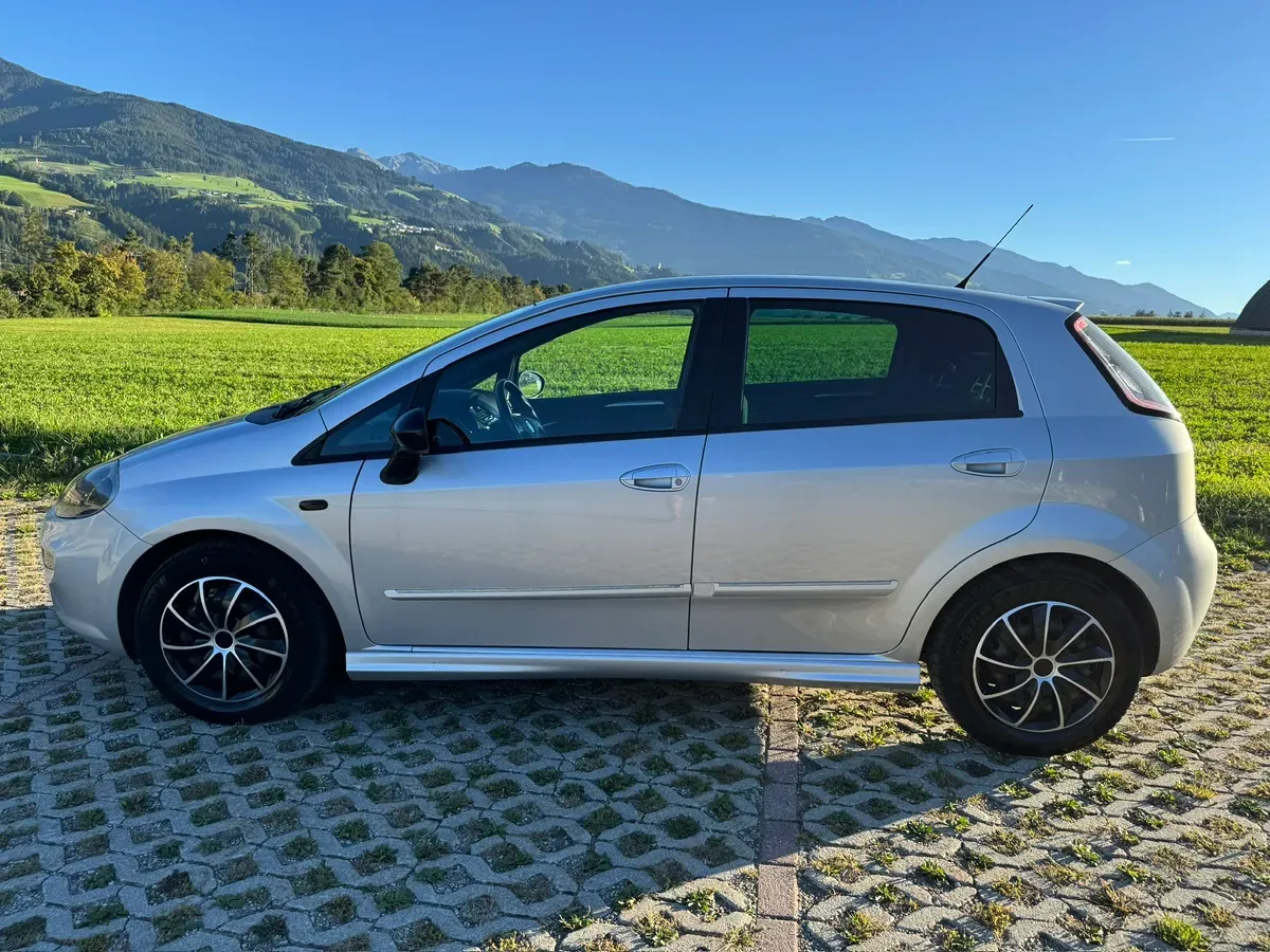 Fiat Punto 2014 photo 2