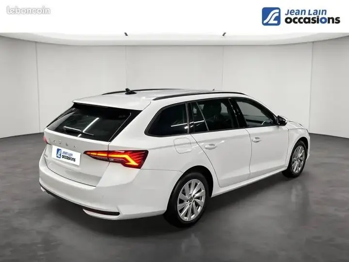 Skoda Octavia 2025 photo 5