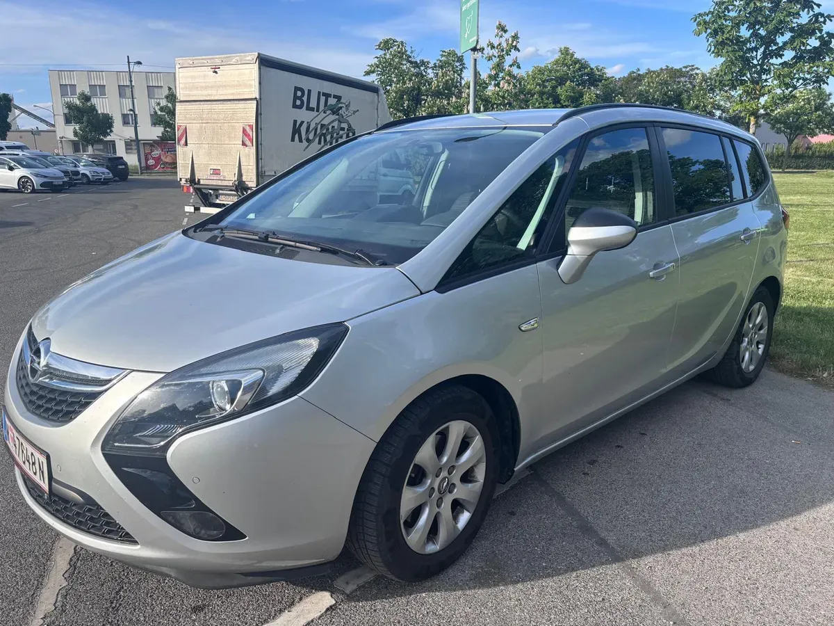 Opel Zafira Tourer 2015 photo 2