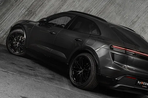 Porsche Macan Turbo 2025 photo 2