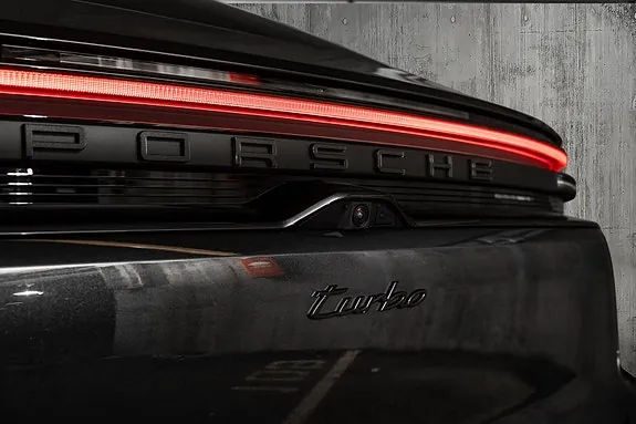 Porsche Macan Turbo 2025 photo 4