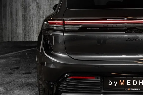 Porsche Macan Turbo 2025 photo 5