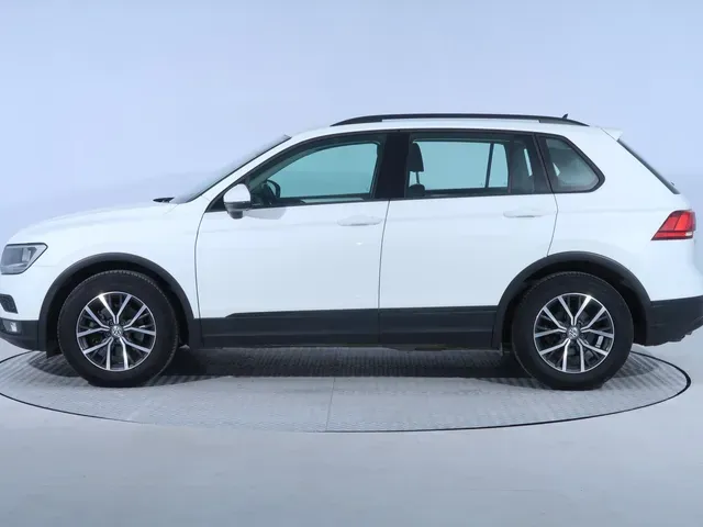 Volkswagen Tiguan 2018 photo 2