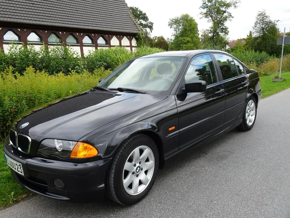 BMW 318I