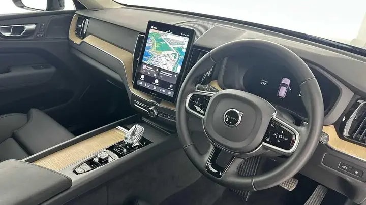 Volvo Xc60 2026 photo 2