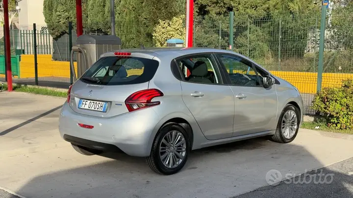 Peugeot 208 2016 photo 4