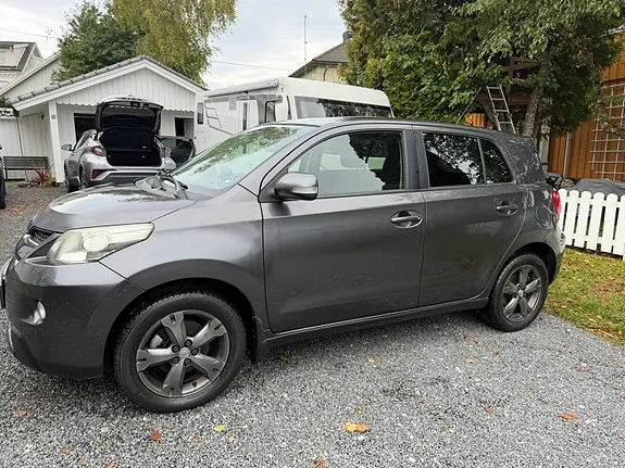 Toyota Urban Cruiser 2011 photo 2