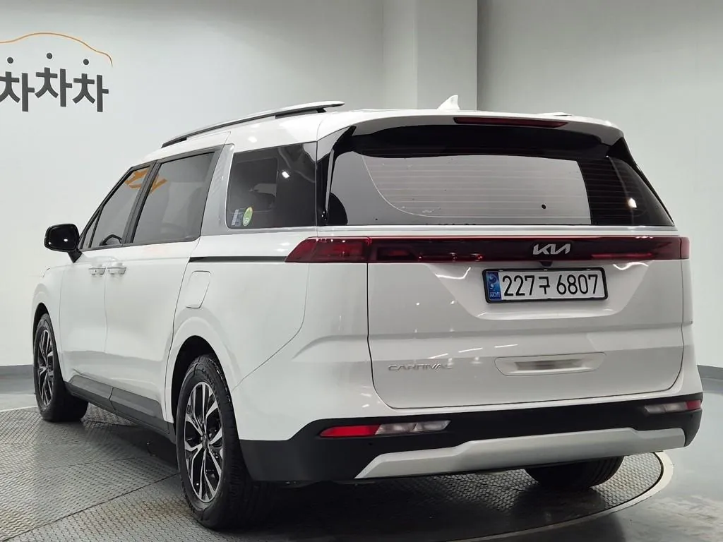 Kia Carnival 2022 photo 2