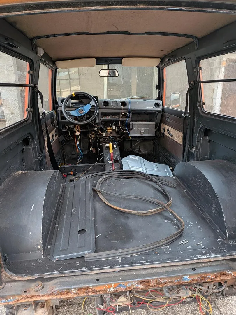Suzuki Samurai 1986 photo 4
