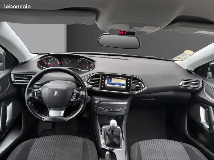 Peugeot 308 2016 photo 2