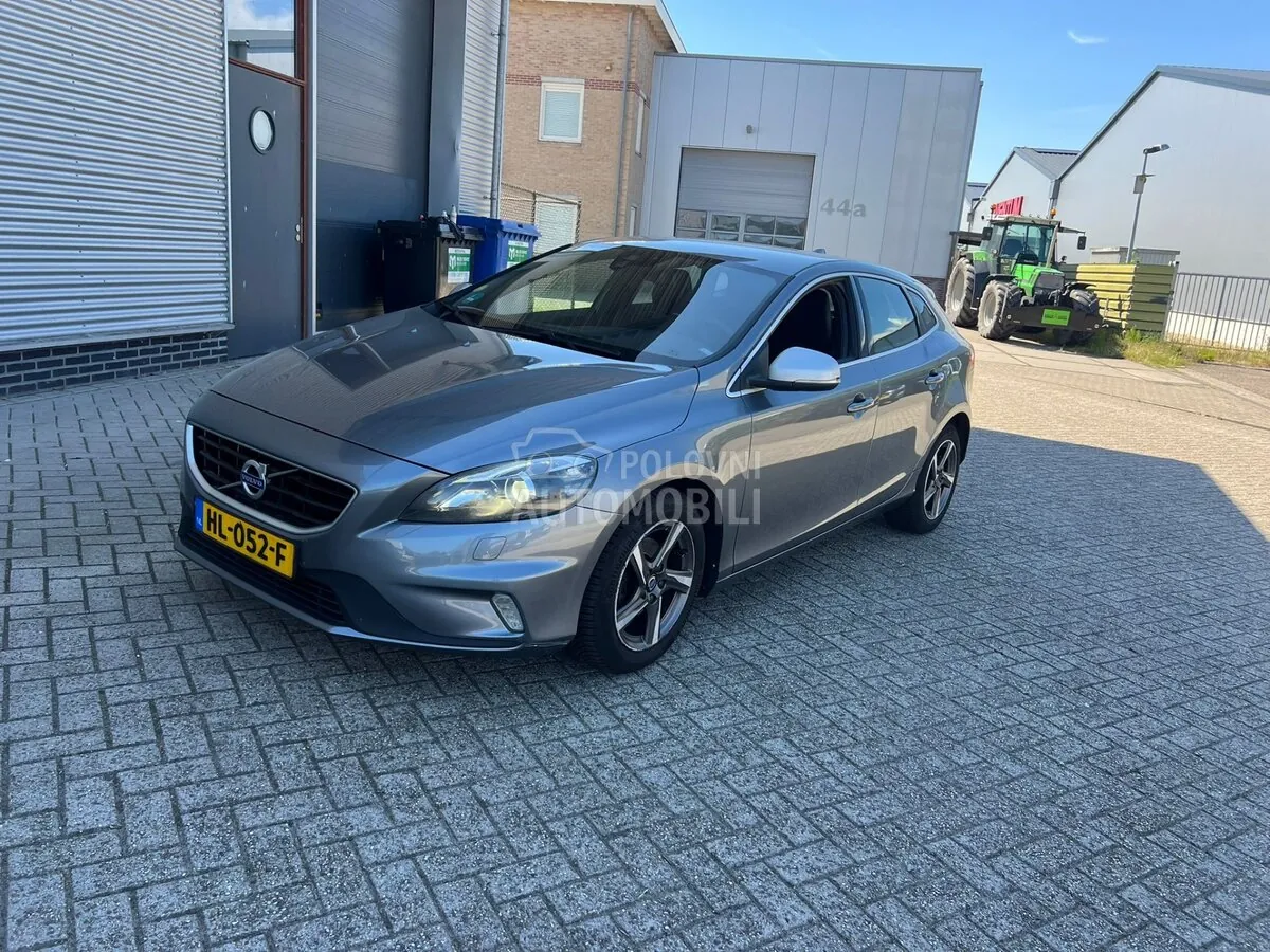 Volvo V40