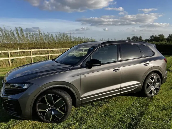 Volkswagen Touareg 2025 photo 2