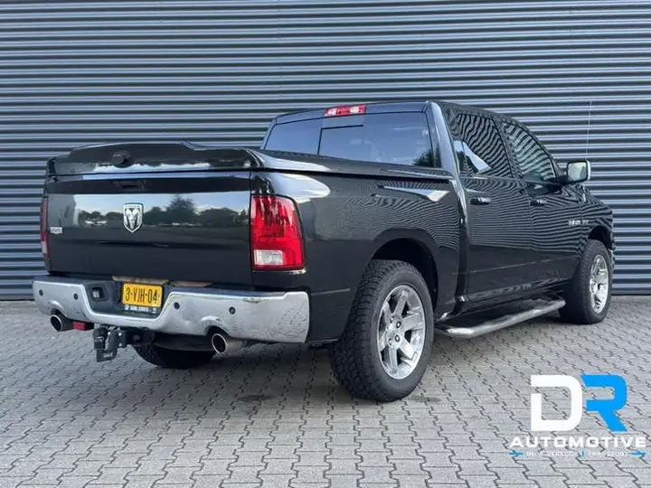 Dodge Ram 1500 2011 photo 2